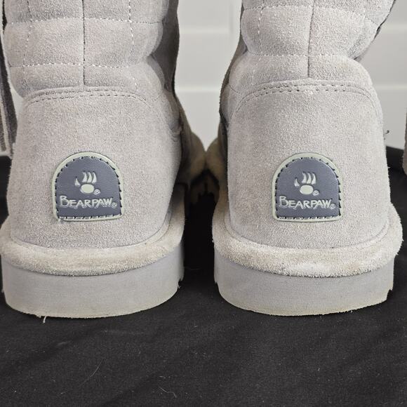 Women's BearPaw Boots, Size 8M, Gray Suede. Pre-owned - Picture 3 of 10